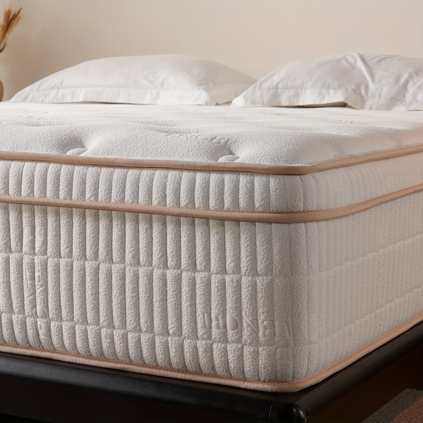 12 Inch Queen Hybrid Mattress with Cooling Gel Memory Foam & Zoned Pocket Coils - Pressure Relief & Motion Isolation, Breathable Bed in a Box, Medium-Firm Support, Cooling Technology for Hot Sleepers, Spinal Alignment, No Bat